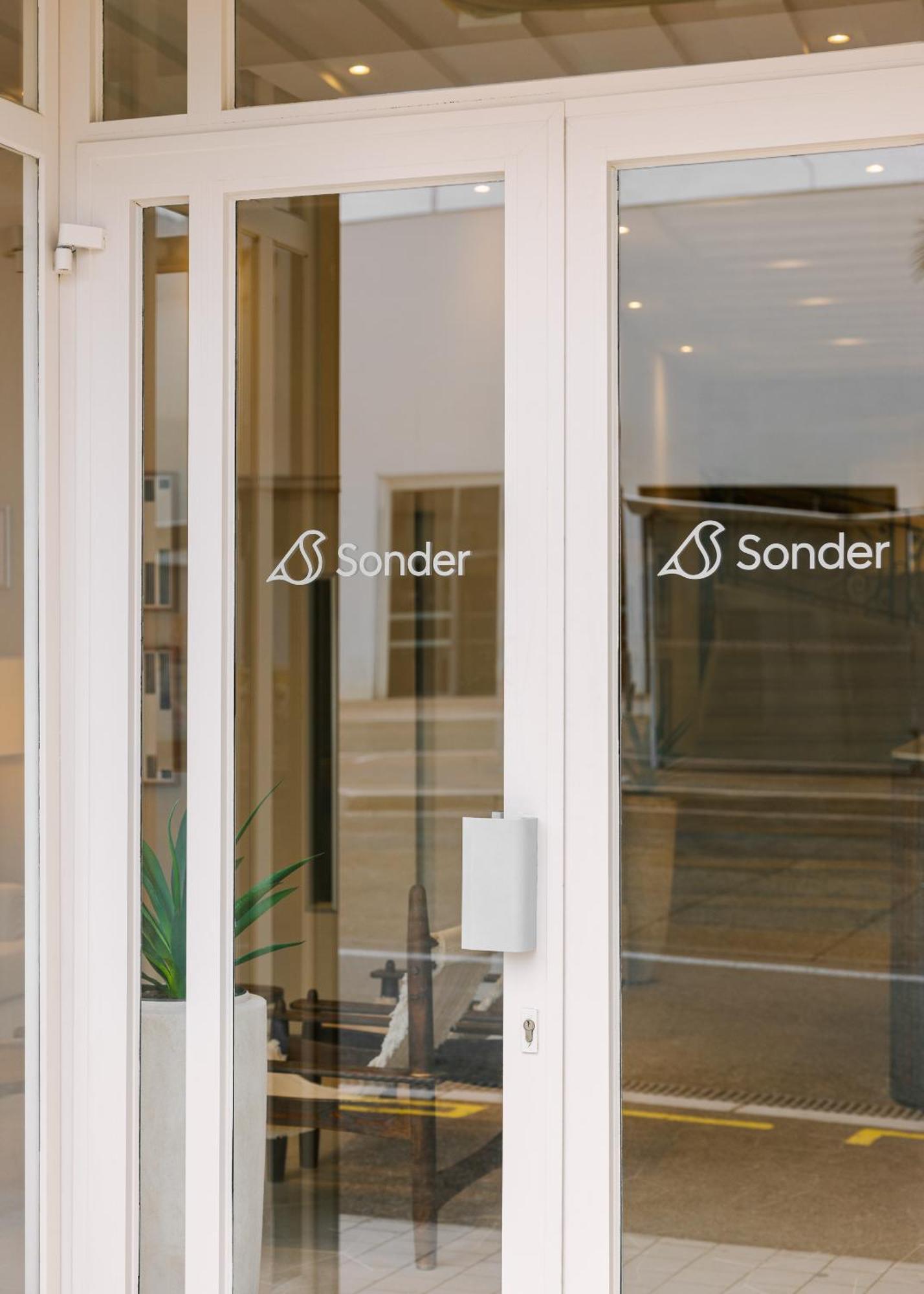 ホテル Yelo Lumiere Powered By Sonder カンヌ エクステリア 写真